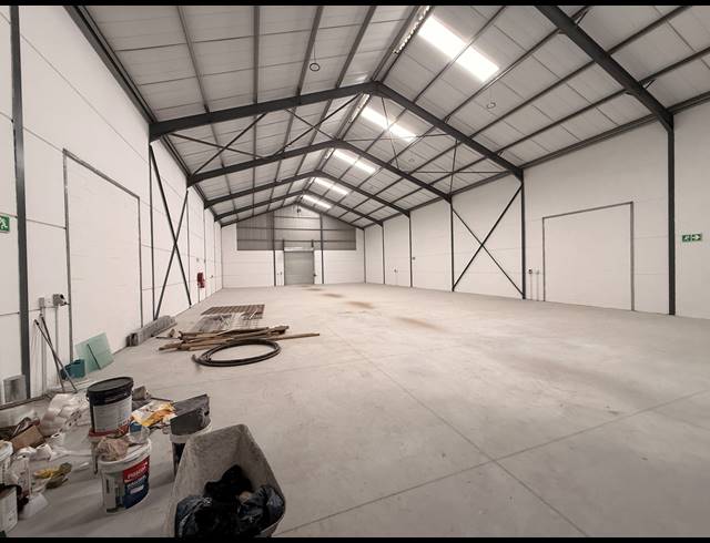 579M² WAREHOUSE FOR SALE IN FIRGROVE INDUSTRIAL ESTATE